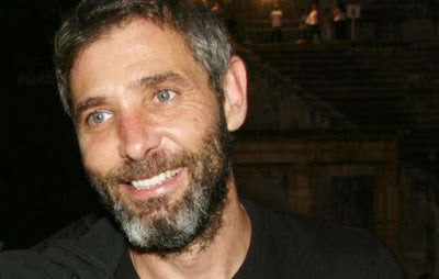 Θοδωρής Αθερίδης:Υπάρχει μία αθεΐα και ένας αγνωστικισμός εν τούτοις όλοι πριν από την παράσταση κάνουν τον σταυρό τους!
